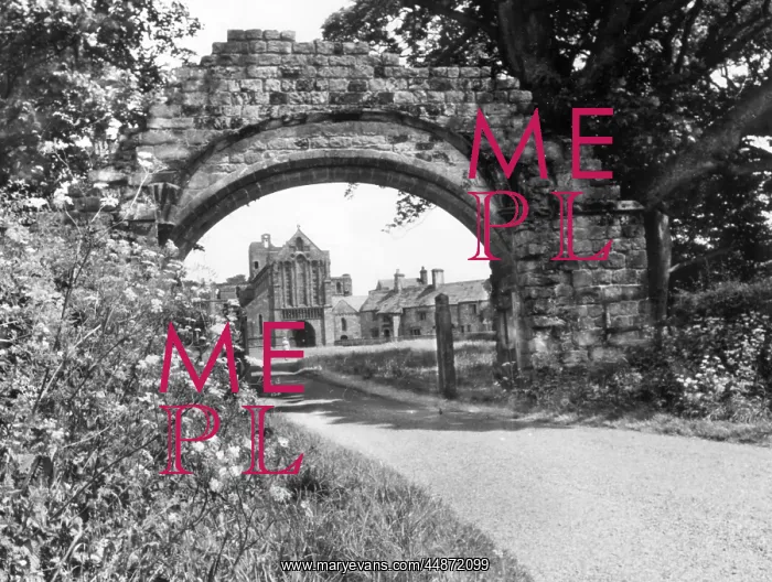 : LANERCOST ABBEY : LANERCOST ABBEY