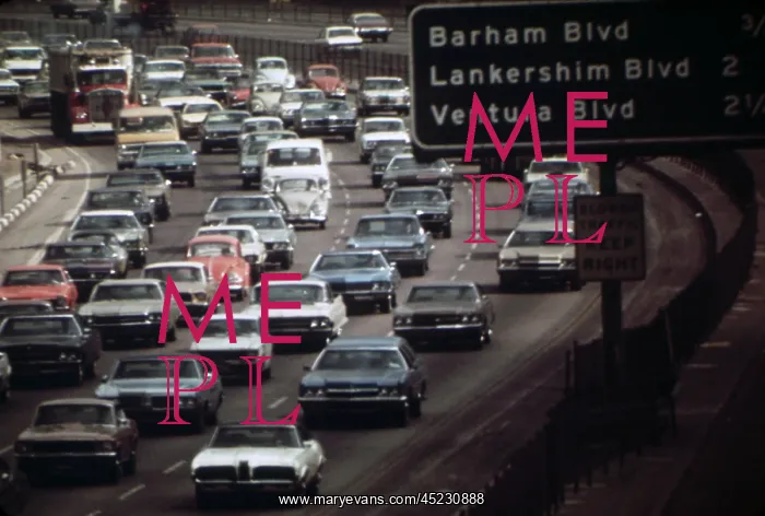 : Four lanes of traffic on the Hollywood Freeway ? : Four lanes of traffic on the Hollywood Freeway ?