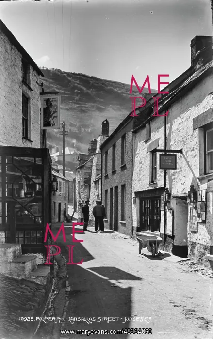 : Lansallos Street in Polperro : Lansallos Street in Polperro