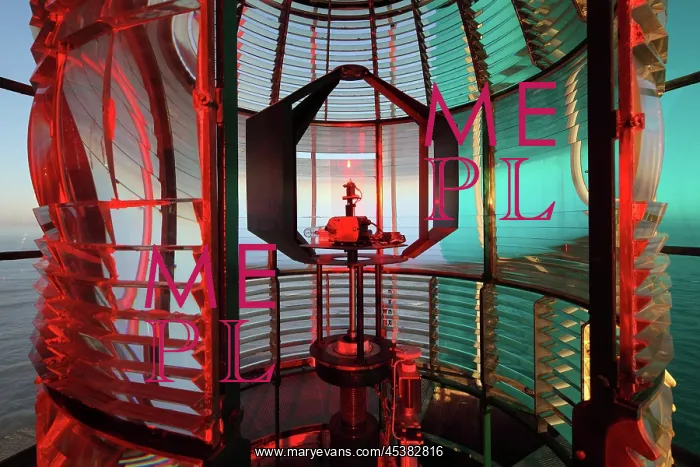 : The Lantern, with red green and white sections : The Lantern, with red green and white sections