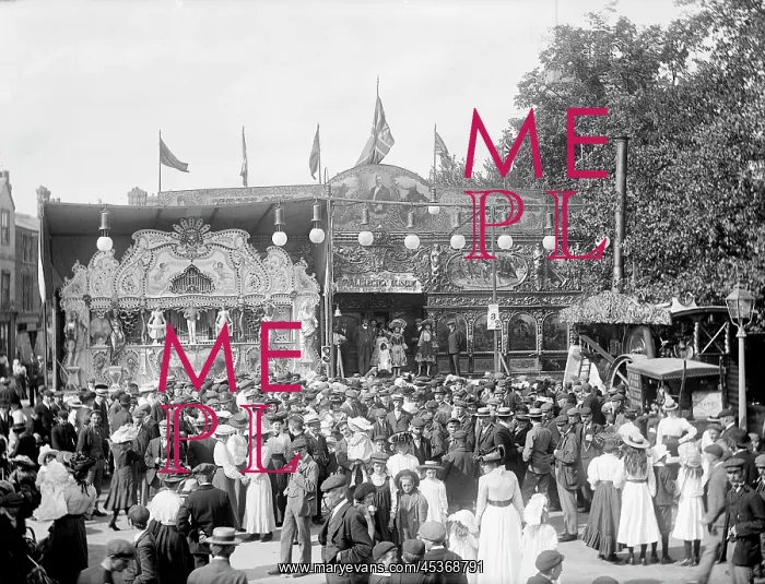 : A large crowd gathered outside the spectacle in : A large crowd gathered outside the spectacle in