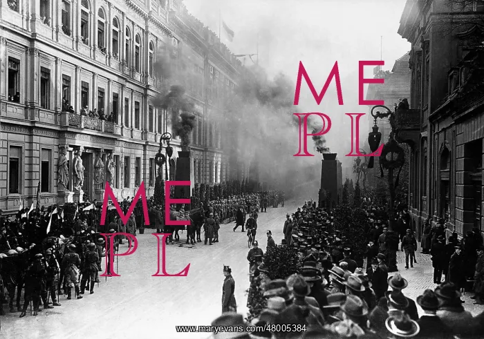 : A large crowd stands in line during the funeral service : A large crowd stands in line during the funeral service