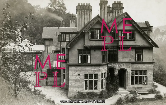  : Large domestic house