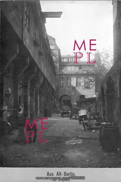 : Large Krogelhof in Berlin, 1919 : Large Krogelhof in Berlin, 1919