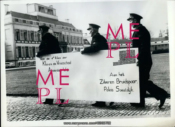 : Large postcard for Dutch Queen's Silver Wedding : Large postcard for Dutch Queen's Silver Wedding