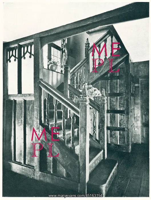 : Larkenshaw, Chobham, Surrey, Staircase : Larkenshaw, Chobham, Surrey, Staircase