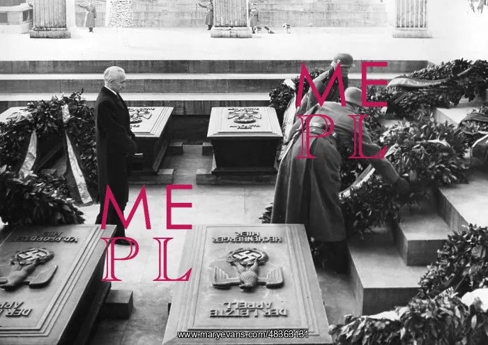 : Laszlo Bardossy at a wreath-laying ceremony, 1941 : Laszlo Bardossy at a wreath-laying ceremony, 1941