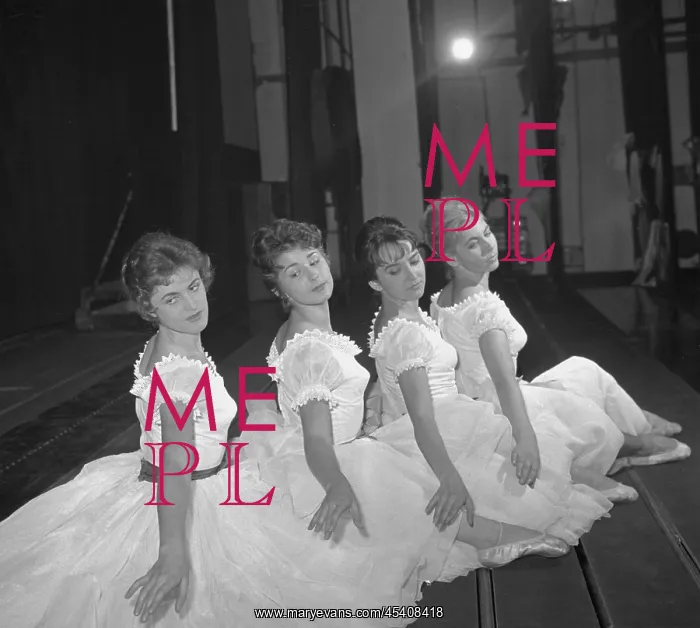 : Laterna Magica - magic lamp - ballerinas : Laterna Magica - magic lamp - ballerinas