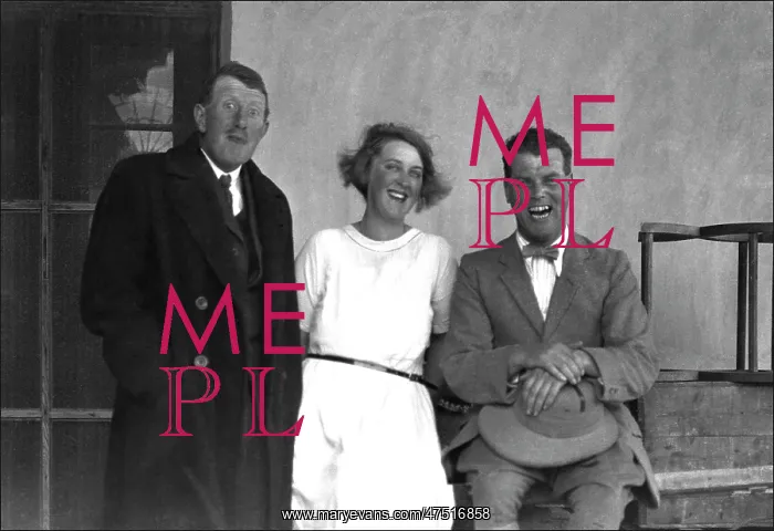 : A Laugh between friends - Iran : A Laugh between friends - Iran