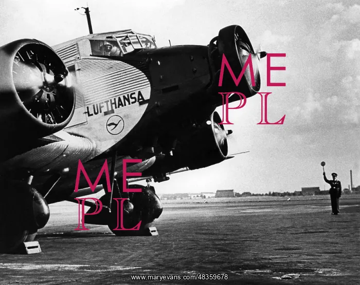 : Launch of a Ju 52, 1937 : Launch of a Ju 52, 1937