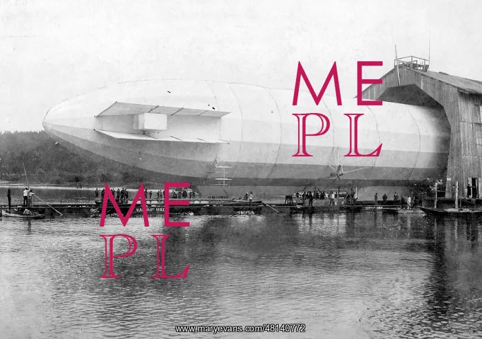 : Launch preparation of the Zeppelin airship LZ 3, 1907 : Launch preparation of the Zeppelin airship LZ 3, 1907