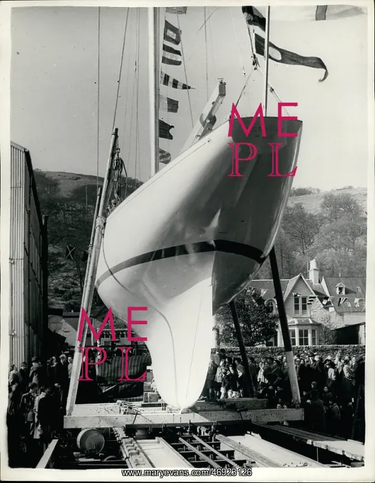 : Launch of Sceptre, to compete in America's Cup : Launch of Sceptre, to compete in America's Cup