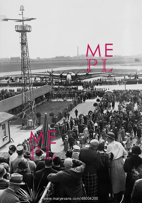 : Launching of a Junkers G 38 D-2500 at the Berlin Tempelhof A : Launching of a Junkers G 38 D-2500 at the Berlin Tempelhof A