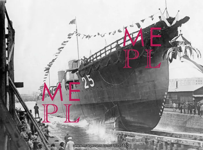 : Launching in Tokyo, 1925 : Launching in Tokyo, 1925