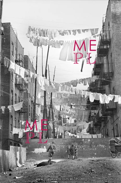 : Laundry - urban landscape - clothes line - Bronx : Laundry - urban landscape - clothes line - Bronx