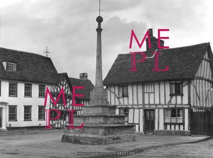 : LAVENHAM MARKET CROSS : LAVENHAM MARKET CROSS