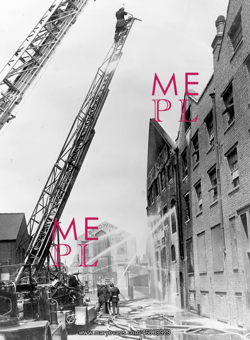: LCC-LFB in action at warehouse blaze : LCC-LFB in action at warehouse blaze
