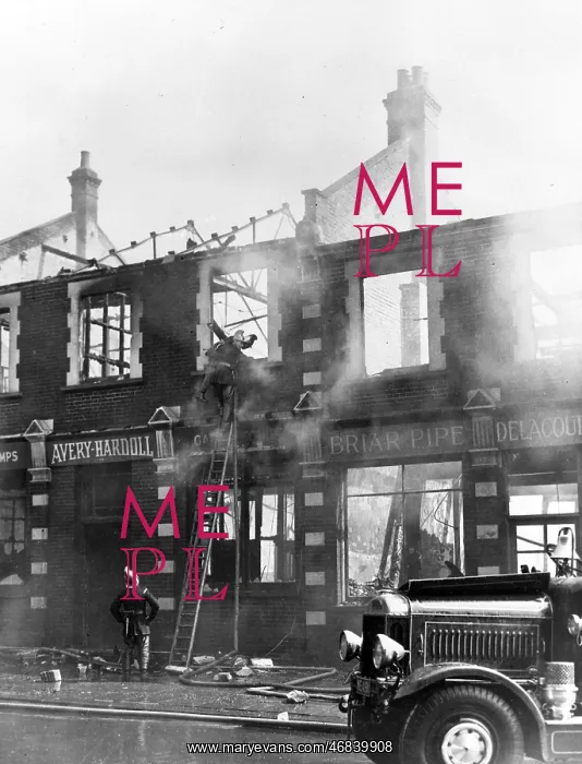 : LCC-LFB Commercial building fire, Avery Hardoll, Eltham : LCC-LFB Commercial building fire, Avery Hardoll, Eltham