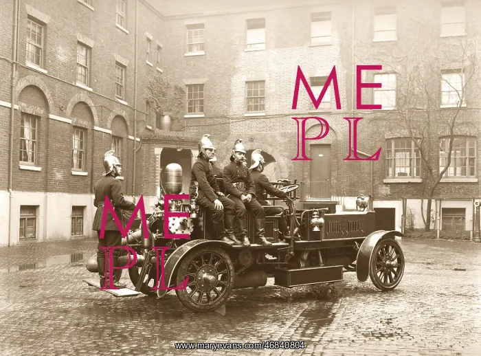 : LCC-LFB Early motorised fire engine : LCC-LFB Early motorised fire engine