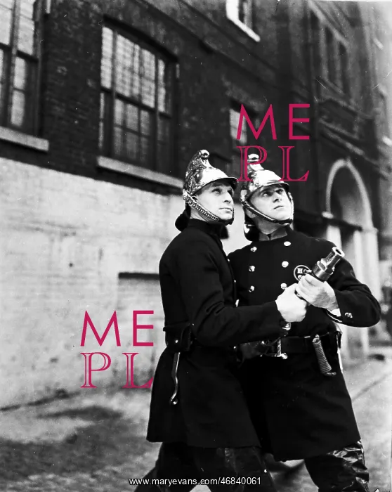 : LCC-LFB Two firemen at hose drill, Southwark SE1 : LCC-LFB Two firemen at hose drill, Southwark SE1