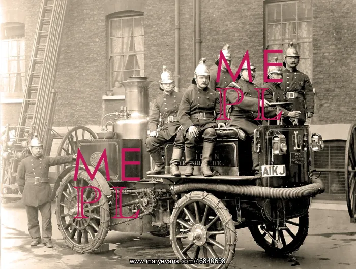 : LCC-LFB Motorised Fire King fire engine : LCC-LFB Motorised Fire King fire engine
