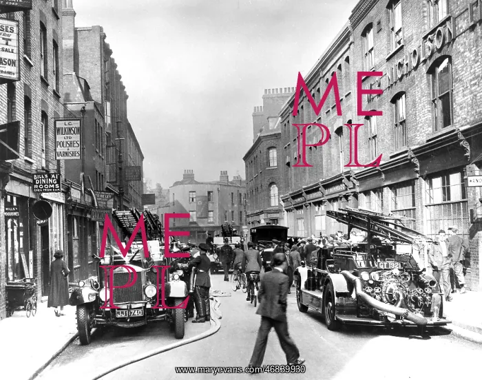 : LCC-LFB four pump fire and a typical street scene : LCC-LFB four pump fire and a typical street scene