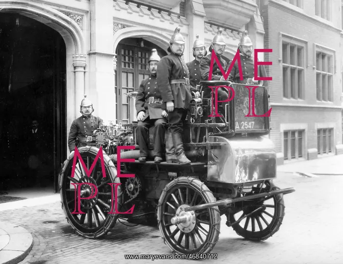 : LCC-LFB Whitefriars fire station with Fire King pump : LCC-LFB Whitefriars fire station with Fire King pump