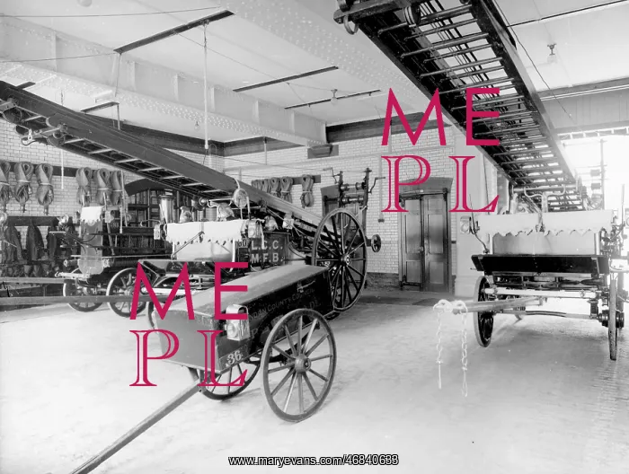 : LCC-MFB Bishopsgate fire station appliance room : LCC-MFB Bishopsgate fire station appliance room