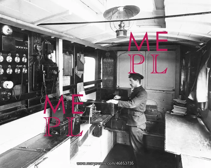 : LCC-MFB mobile telephone / telegraph caravan : LCC-MFB mobile telephone / telegraph caravan