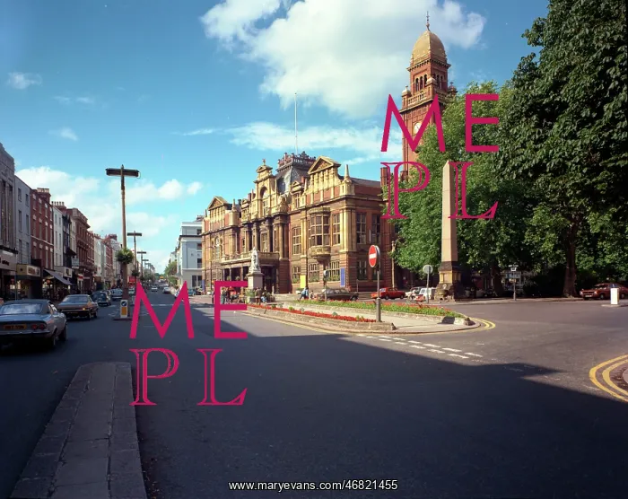 : Leamington Spa - The Parade and Town Hall : Leamington Spa - The Parade and Town Hall