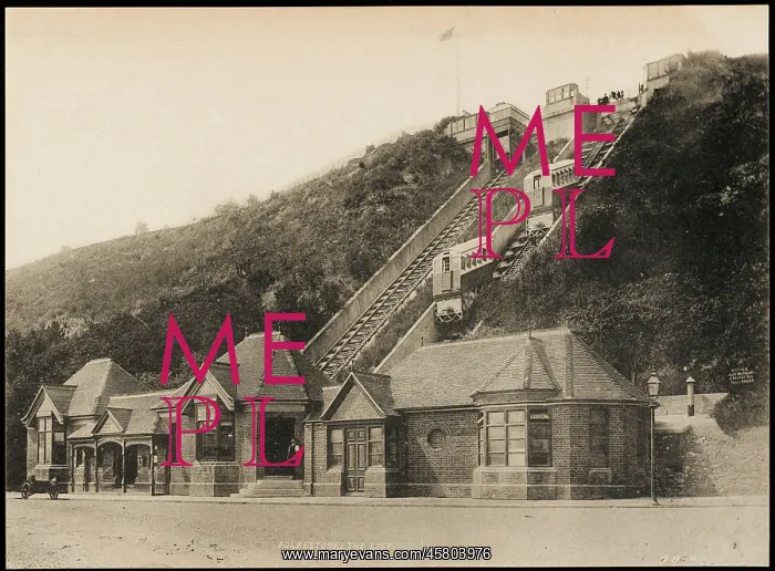 : The Leas Lift at Folkestone, Kent : The Leas Lift at Folkestone, Kent