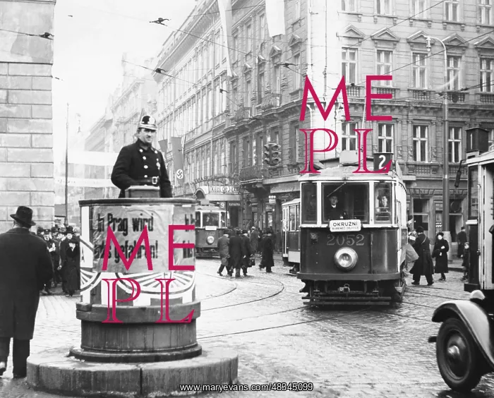 : Left-hand traffic in Prague, 1939 : Left-hand traffic in Prague, 1939
