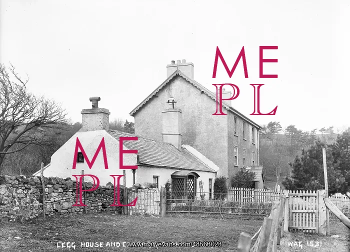 : Legg House and Cottage, Cushendall : Legg House and Cottage, Cushendall