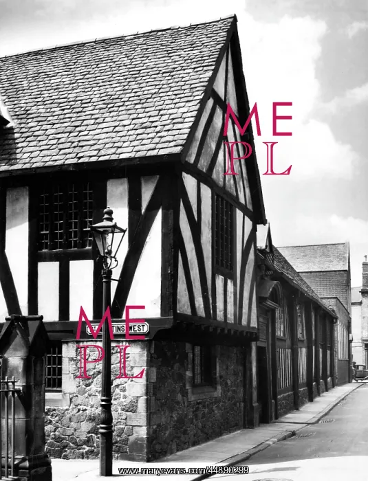 : LEICESTER GUILDHALL : LEICESTER GUILDHALL