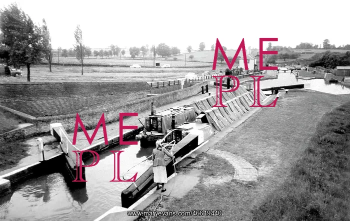  : Leighton Buzzard, the Three Locks c1955