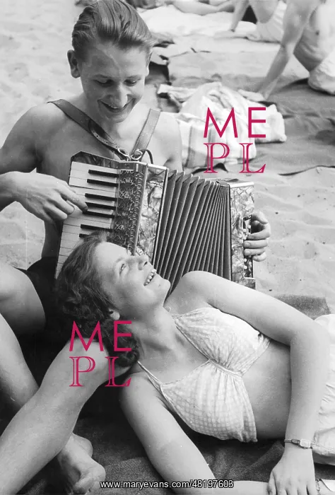 : Leisure time in a beach in Berlin, 1942 : Leisure time in a beach in Berlin, 1942