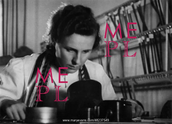 : Leni Riefenstahl at the flatbed editor for the movie : Leni Riefenstahl at the flatbed editor for the movie