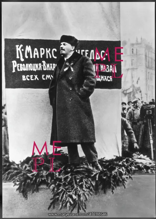 : LENIN IN 1918 : LENIN IN 1918