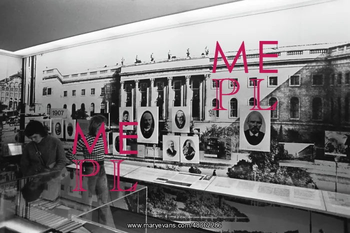 : Lenin in Berlin Exhibition : Lenin in Berlin Exhibition