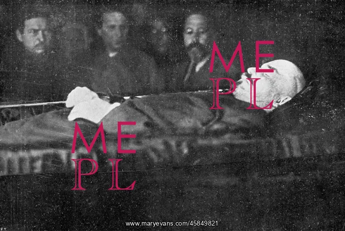 : LENIN IN COFFIN : LENIN IN COFFIN