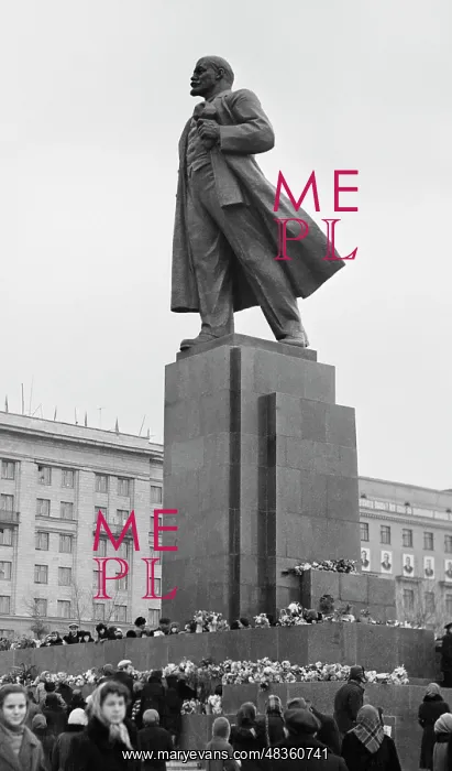 : Lenin statue in Chelyabinsk : Lenin statue in Chelyabinsk