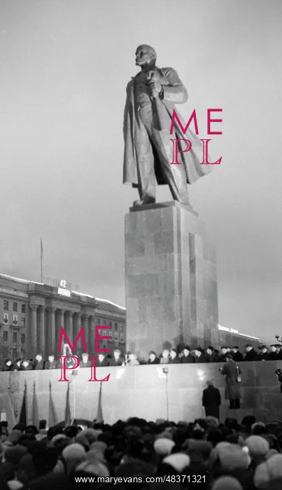 : Lenin statue in Chelyabinsk : Lenin statue in Chelyabinsk