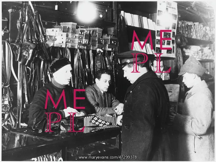 : LENINGRAD DEPT. STORE : LENINGRAD DEPT. STORE