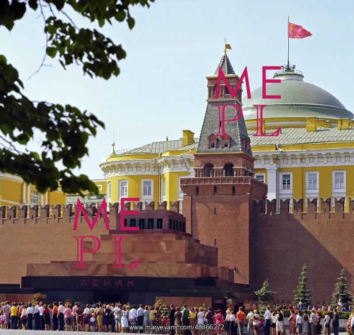 : Lenin's Mausoleum in Moscow, 1983 : Lenin's Mausoleum in Moscow, 1983