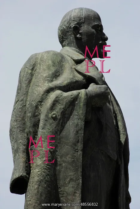 : Lenin's Statue. Kerch. Ukraine : Lenin's Statue. Kerch. Ukraine