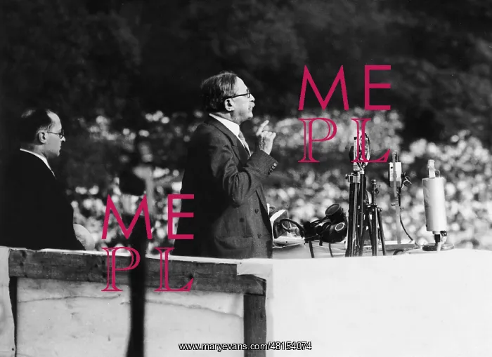 : Leon Blum makes a speech, 1936 : Leon Blum makes a speech, 1936