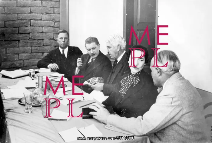 : Leon Trotsky : Leon Trotsky