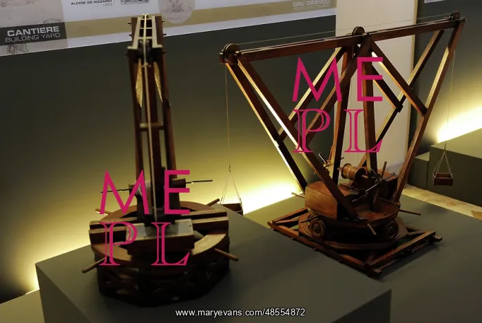 : Leonardesque models. Revolving cranes. 15th century. Models : Leonardesque models. Revolving cranes. 15th century. Models