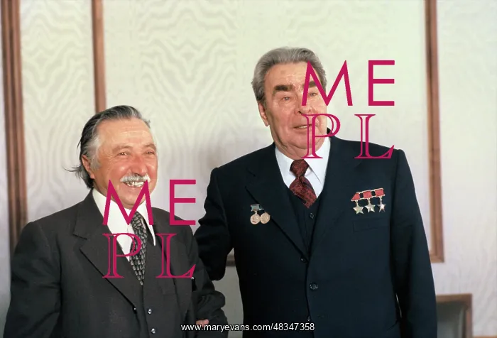 : Leonid Brezhnev and Luis Corvalan, 1976 : Leonid Brezhnev and Luis Corvalan, 1976