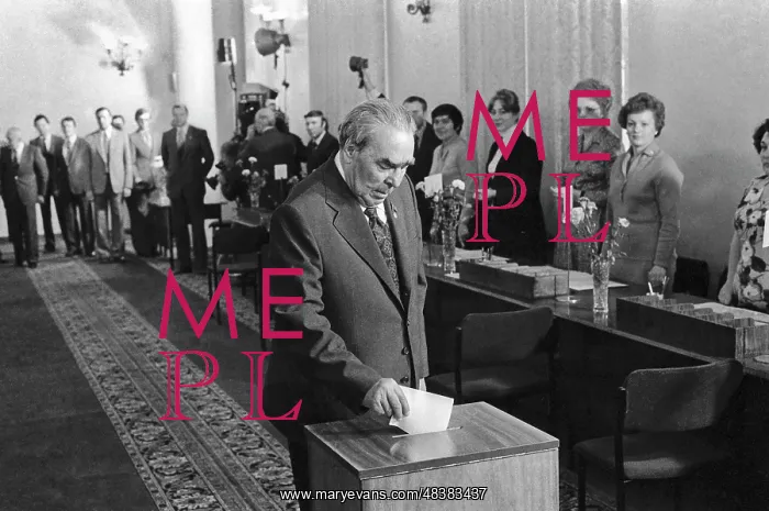 : Leonid Brezhnev during poll, 1982 : Leonid Brezhnev during poll, 1982